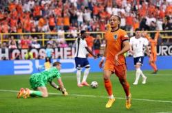 lol战绩查询-荷兰队夺得混合团体传奇战绩