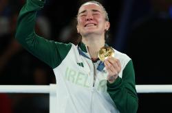 lol战绩查询-拳击明星选手受伤退赛,引发热议的简单介绍