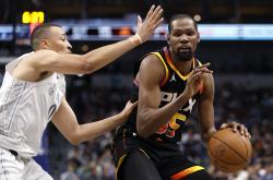 lol全球总决赛-76人鏖战火箭，杜兰特高光表现的简单介绍