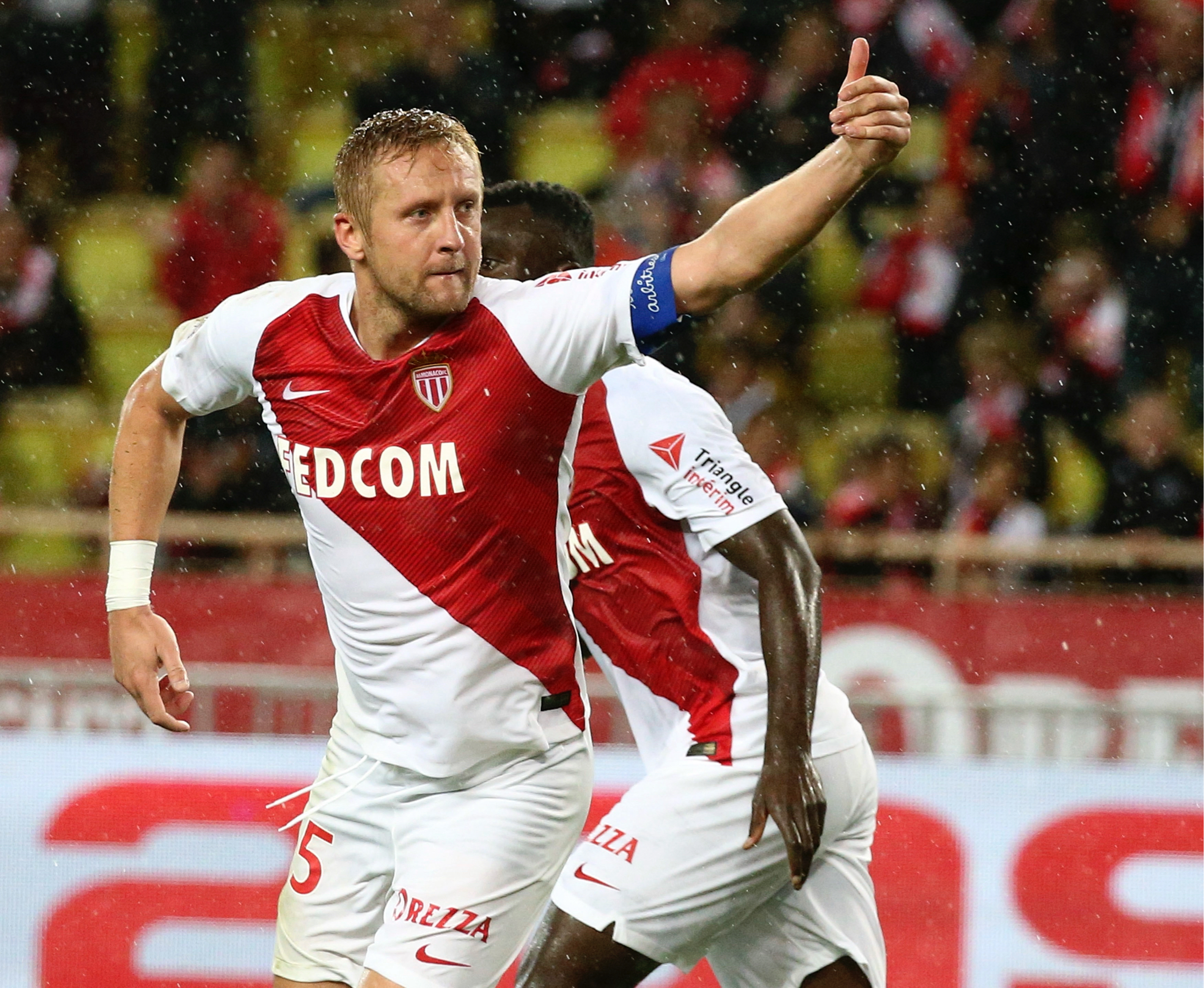 摩纳哥队取得胜利，积分赶超对手