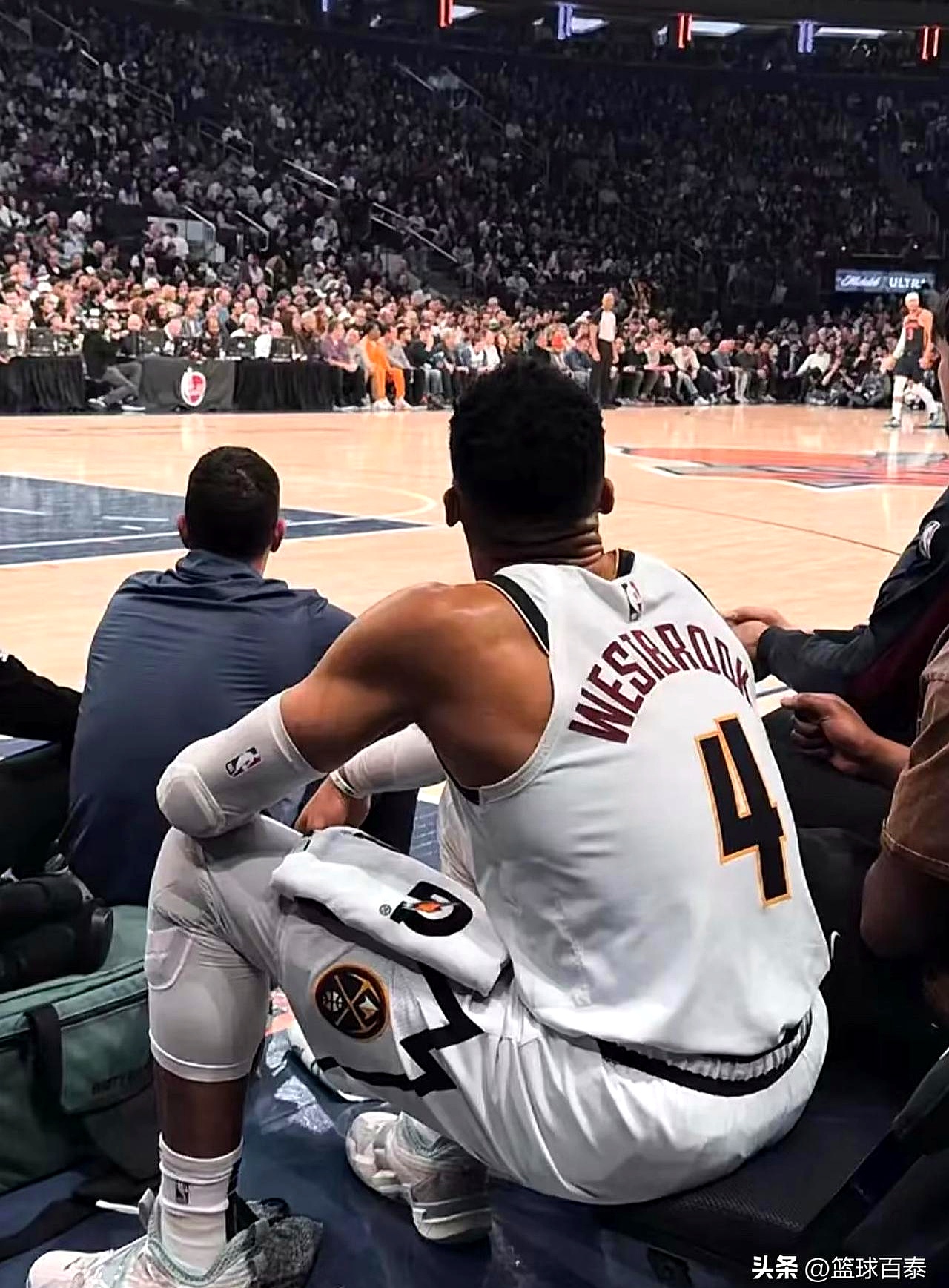 开拓者客场惜败，拉塞尔·威斯布鲁克28分7篮板6助攻