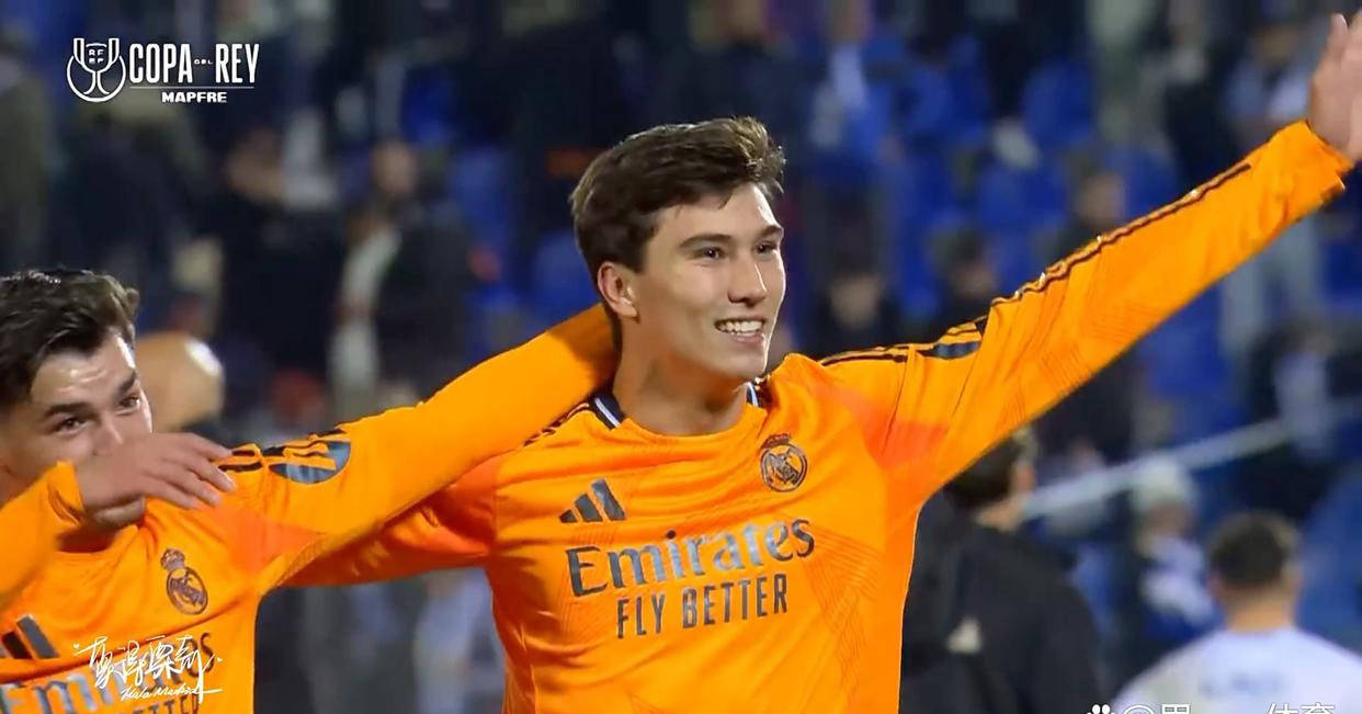 包含皇马前锋射门技术高超，成为得分机器的词条