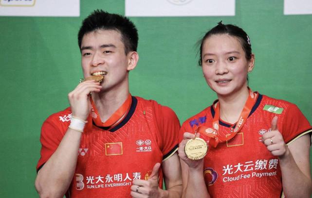 包含泰国队鏖战印度队，黄鸭组合状态火热的词条